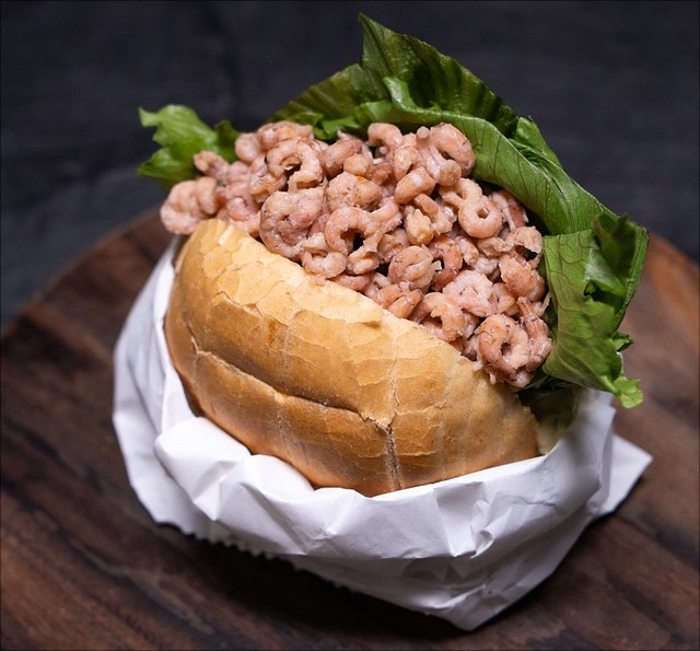 alef-bild7-640x595 Garnelen-Sanwich (Teil des Kunstwerks) Daniele Alef Grillo