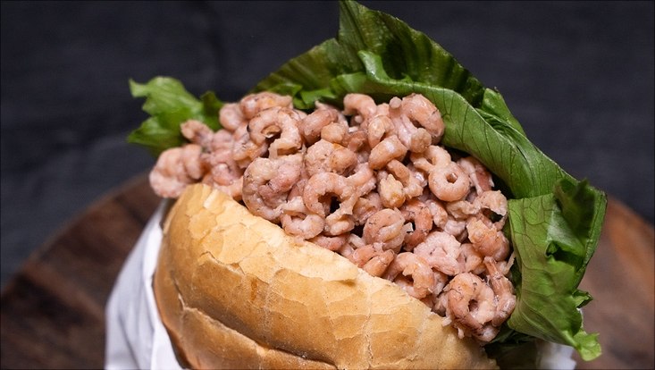 alef-bild7-733x414 Garnelen-Sanwich (Teil des Kunstwerks) Daniele Alef Grillo