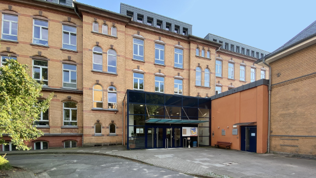 Haupteingang der Jungiusstraße 9