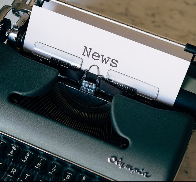 News auf einer Schreibmaschine getippt