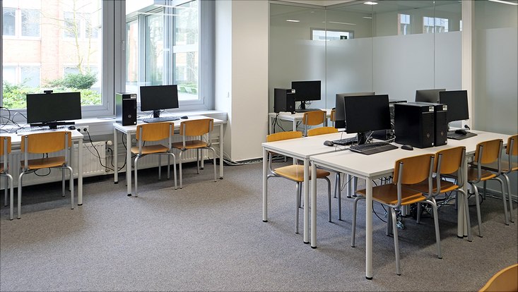 notke-9-1080-cip-p1049435-uhh-min-fuchs-733x414 Raum 1080 in der Notkestraße 9