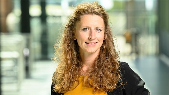 Portrait of Stefanie Arndt.