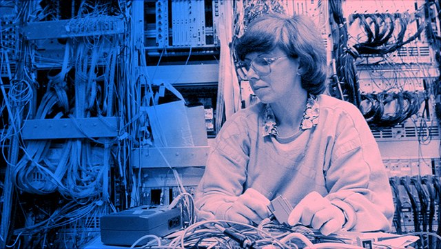beate-naroska-key-visual-640x361 a re-coloured image of Beate Naroska at work