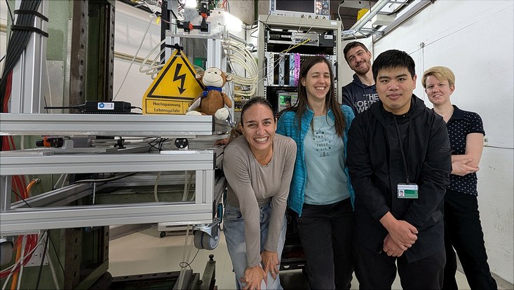 photo of new LGAD team at testbeam in october 2024