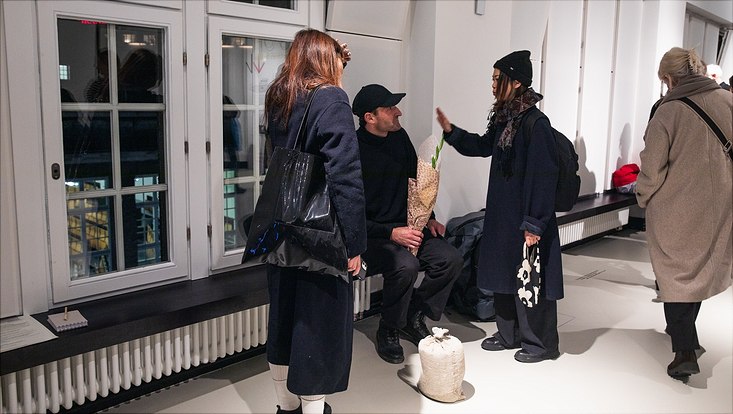 exhibition-19 Carl Maria Kemper discussing with visitors at the vernissage