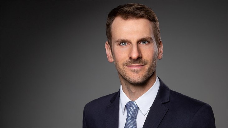 portait of Philipp Hacker