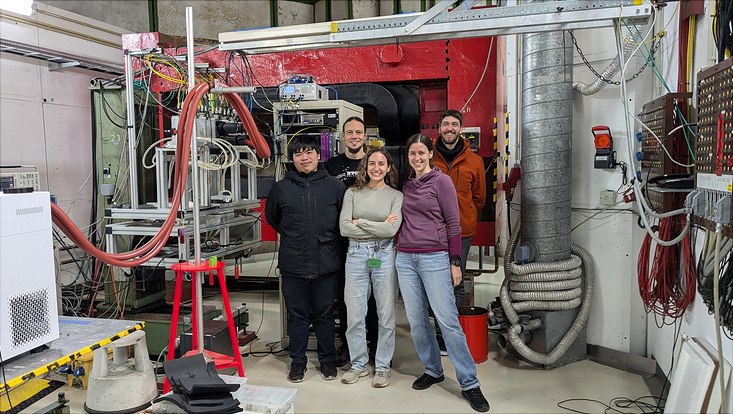 group picture at testbeam in december 2024