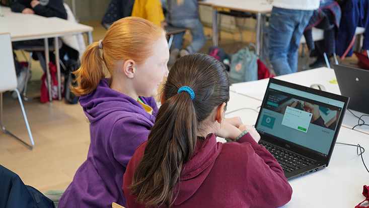 Girls' Day im Schullabor "Lights & Schools"