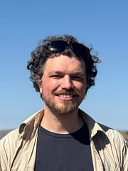 Portraitfoto von Joscha Becker