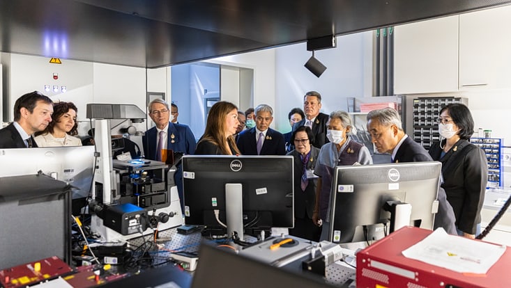 Visitors in the lab.