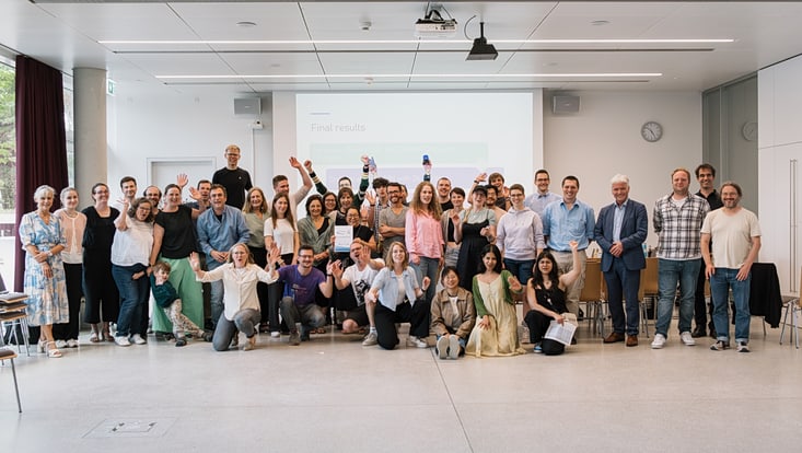Group picture in the seminar room