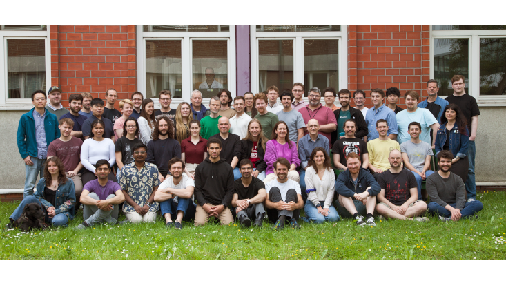 uhh-pd-picture-2025-07-733x414 Picture of the UHH particle physics and detector development group