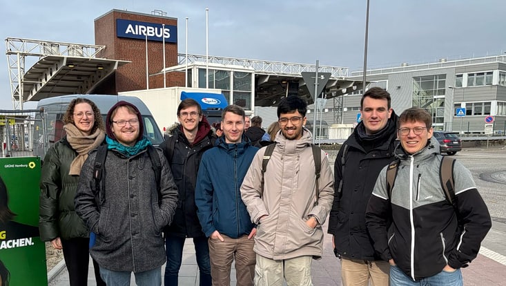 Group picture in front of Airbus facilities
