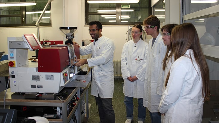 img-5908-733x414 Schüler beim Ferienpraktikum 2025