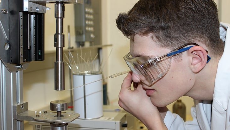 img-5912-733x414 Schüler beim Ferienpraktikum 2025