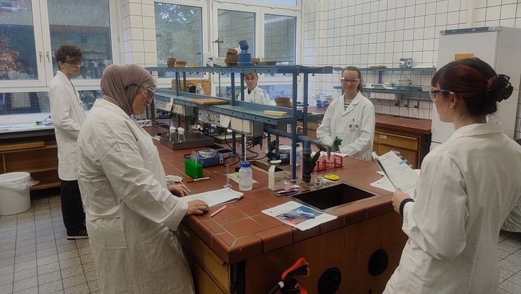 img-20251021-05-733x414 Schüler beim Ferienpraktikum 2025