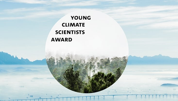 Werbebild vom Young Climate Scientist Award mit blauem Hintergrung und Urwald.