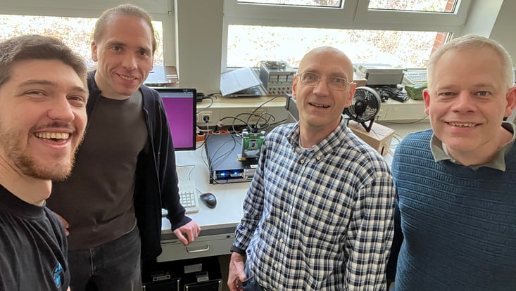 photo of the group at testbeam with the new cms-tepx-quad-module in 2025