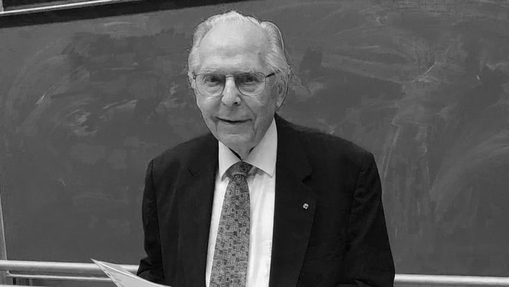 Abb. Prof. Hansjörg Sinn im Hörsaal