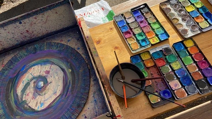 Malscheibe und Tuschekästen bei den Apfeltagen