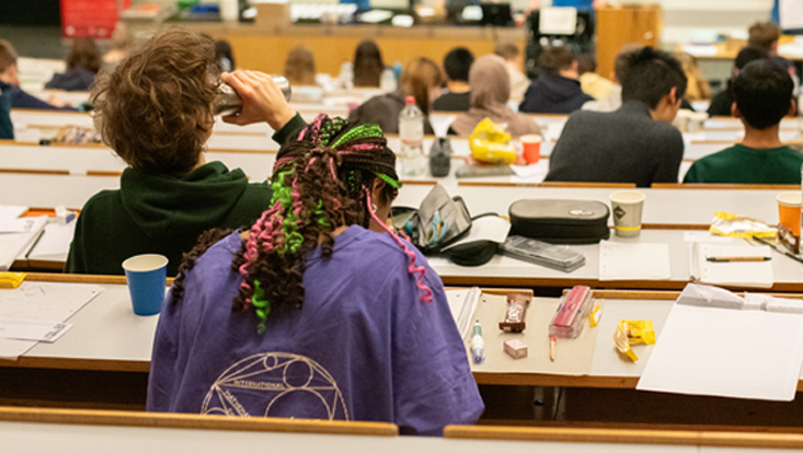 170 Teilnehmende beim internationalen Mathematik-Wettbewerb Náboj in Hamburg
