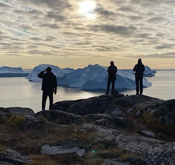 Am Eisfjord bei Ilulissat auf der Suche nach Walen. Am Eisfjord bei Ilulissat auf der Suche nach Walen.
