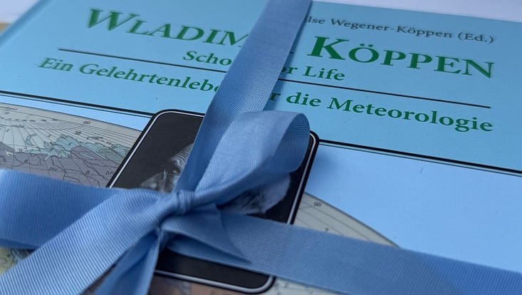 Close up photography of a book reading "Wladimir Köppen"