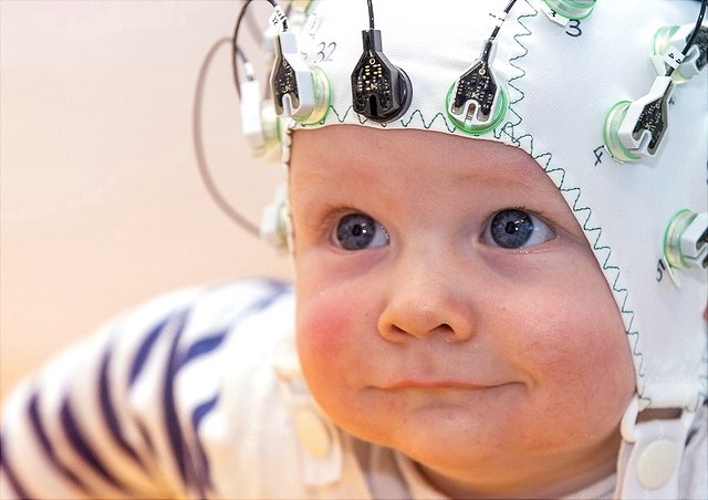 Kind mit EEG