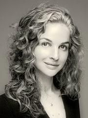 Ein Portraitfoto von Sarah Geiger