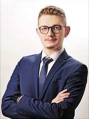 Personalbild-180x240 Ein Portraitfoto von Stefan Stumf