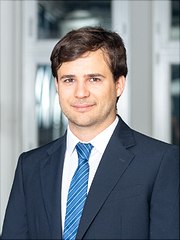 nicolas-venezian-180x240 Nicolas Larrain