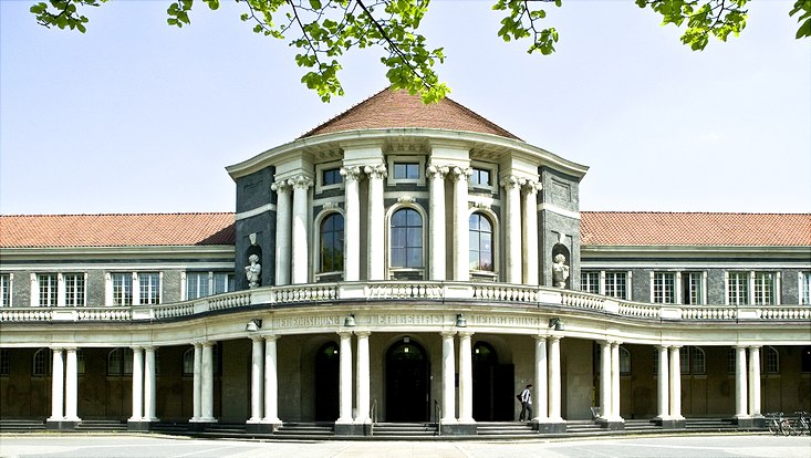 Hauptgebäude