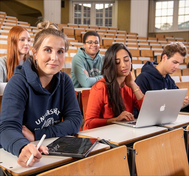Studierende im Hörsaal Studierende im Hörsaal
