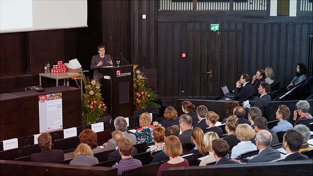 Vortrag im Hörsaal mit Puplikum