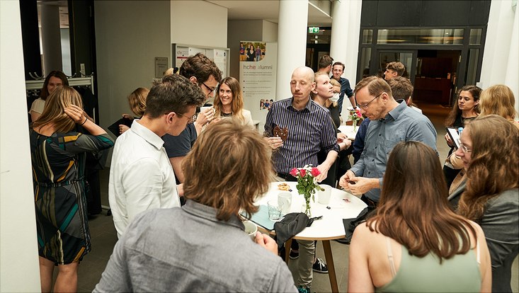 Dieses Bild zeigt die HCHE-Mitglieder und Promovierten bei der Promoviertenfeier