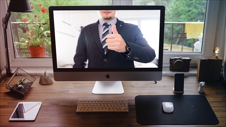 Virtuelle Kommunikation über den Bildschirm