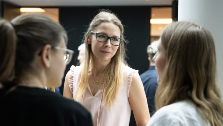 Zusehen ist F. Schmeißner mit anderen HCHE Mitgliedern