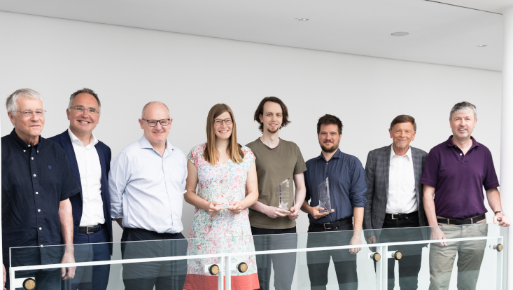 Zusehen sind Prof. Dr. Kifmann, Scientific Board Mitglieder und award-winner