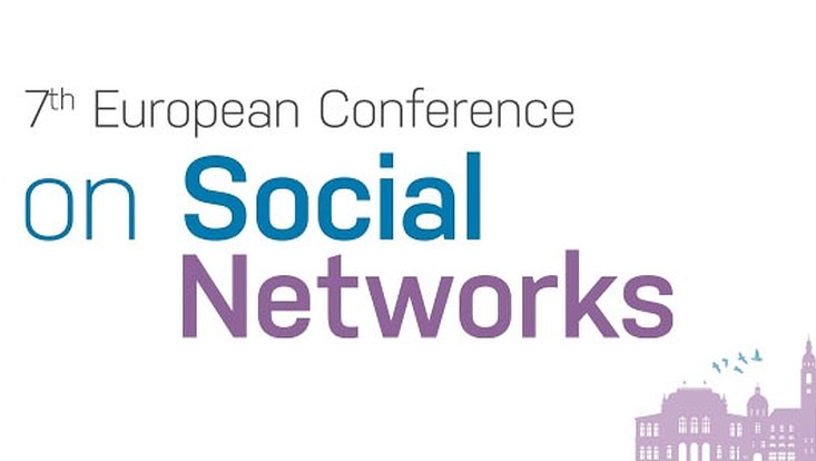 Logo der 7th European Conference on Social Networks mit farbigem Graph und Silhouette Ljubljanas