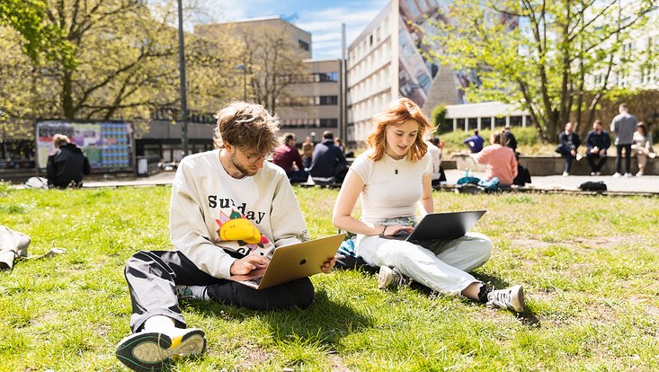 Students at the Main Campus Von-Melle-Park