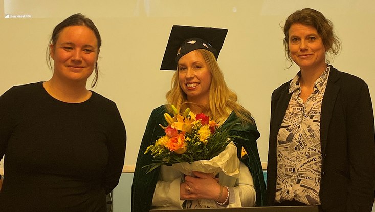 Von links nach rechts: Prof. Dr. Judith Möller (Vorsitzende der Prüfungskommission), Irene Broer (Doktorandin), Prof. Dr. Simone Rödder (Zweitgutachterin)