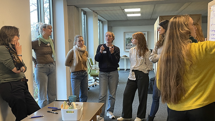 Studierende diskutieren