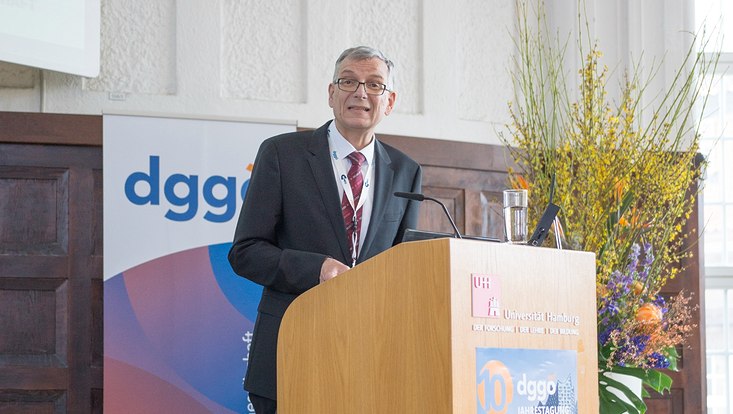 dggoe6 733x414 Vortrag/ Presentation