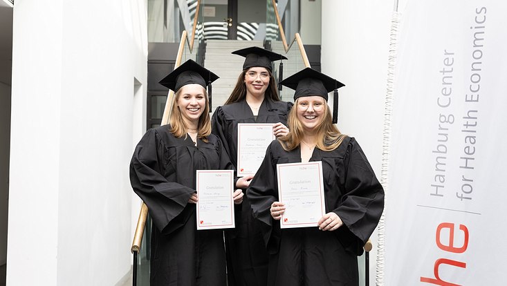 Absolvent:innen/ Graduates