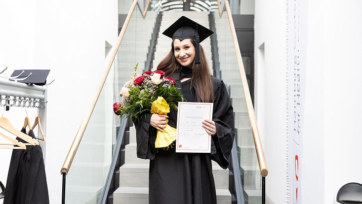 Absolvent:innen/ Graduates