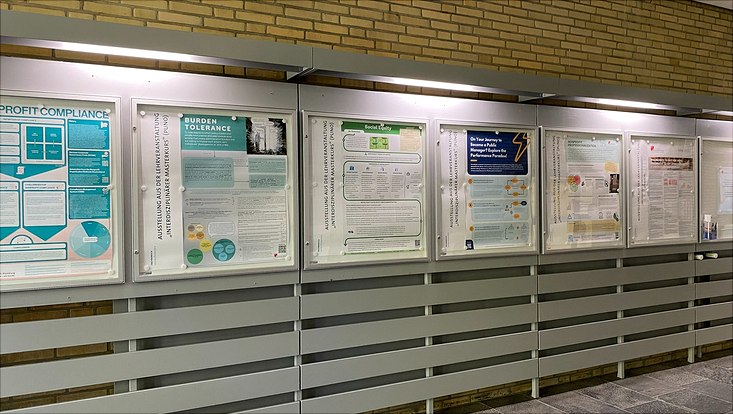 Aufnahme der Poster im EG des VMP 9