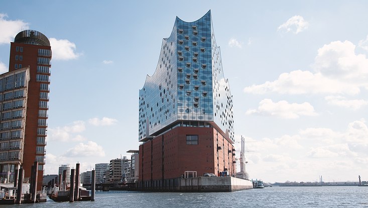 leben in hamburg elphi uhh-lutsch-733x414 Leben in Hamburg: Elbphilharmonie