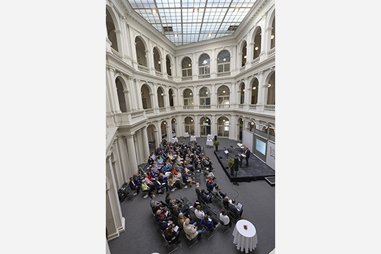 25-4-2025-043-saal Lichthof der Staats- und Universitätsbibliothek Hamburg