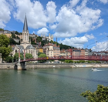 leabullenkamp349x329 3 Lyon