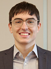 foto mitarbeiter elias hofmann